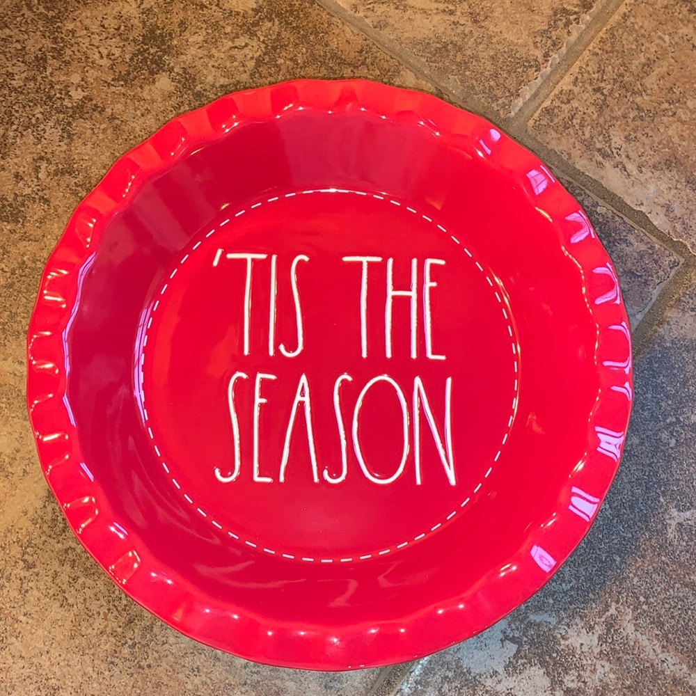 Rae Dunn “Tis The Season” Pie Plate